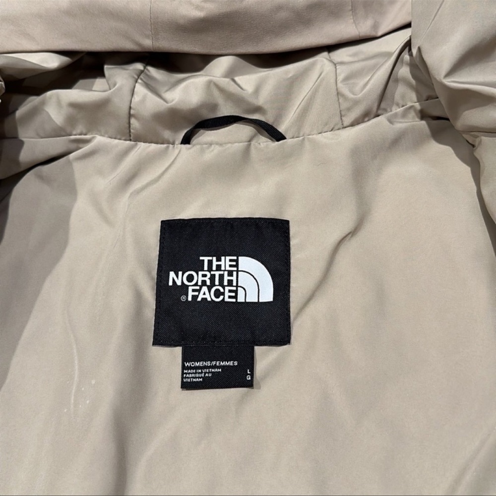 The North Face City Breeze Parka II Waterproof
Rain Jacket Large NWT - Picture 6 of 10